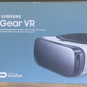 Samsung Gear VR powered by oculus